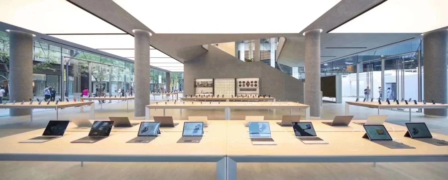 ហាងលេចធ្លោបែបបើកចំហ — Huawei Flagship Store; សិនជិន ចិន
