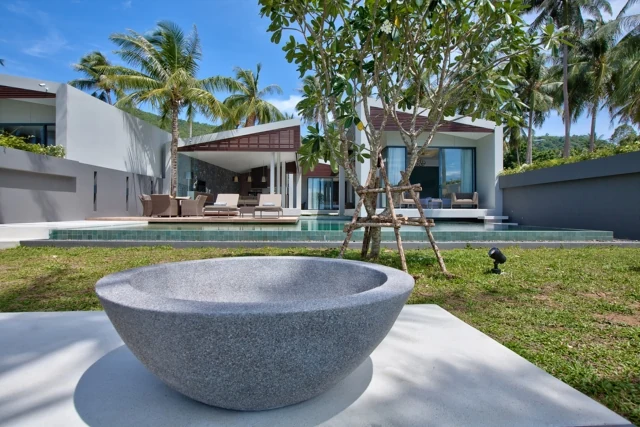 ថ្ម ឈើ និងសមុទ្រ — Mandalay Beach Villas; សូមសាកសួរអំពីទីតាំង